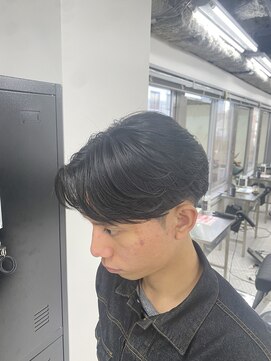 エクシア 三宮(EXCIA) 曲がるで作るフェザーショート