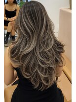 ヌエン 渋谷(NU/EN)&nbsp;ロングレイヤーカット/ハイライト/バタフライカット