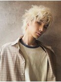 MEN’S HAIR/サーフカール/刈り上げセンターパート/ブリーチ