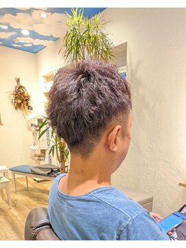 ももいろかぶとむし 【メンズ白髪染め】白髪を活かす!大人のベリーピンクカラー