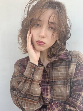 アルバム 銀座(ALBUM GINZA) センター分けゆるウェーブ_フォギーベージュ_56995