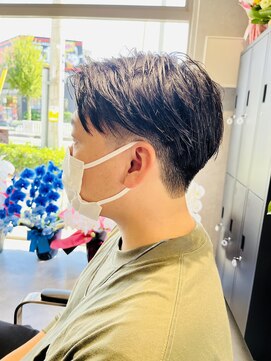 ニード(NEED) ツーブロックセンターパート