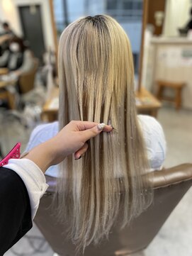 フツーロ 栄(FUTURO) ローライト！！