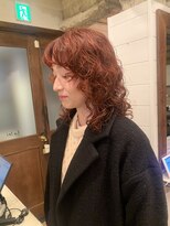 ラレイ(Lalei)&nbsp;ミディアムウルフ×スパイラルパーマ/レッドカラー/ブリーチなし