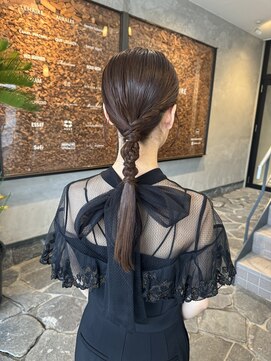 ヨロ(YORO) 【新潟/古町】お呼ばれヘアセット　ローポニーテール