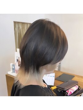 パームス(Palms) インナーカラー/ブロンド/ベージュ/抜きっぱなし