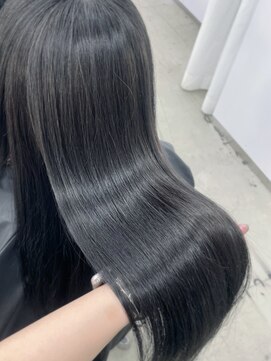 エヌアイ オモテサンドウ(ni omotesando) 艶髪黒髪/透明感ケアカラー/韓国ストレートヘアー　上野