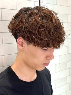 オーシャントーキョーセンダイ(OCEAN TOKYO SENDAI) ショートマッシュスペインカール刈り上げツーブロックスパイラル