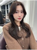 レイヤーカット×透明感オリーブベージュ