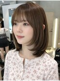 くびれミディアムレイヤー×柔らかベージュ|顔まわりで垢抜け◎