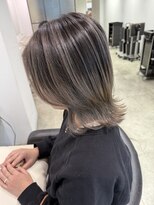 ビブ(VIV)&nbsp;くびれレイヤー×バレイヤージュで大人可愛いレイヤーボブ♪