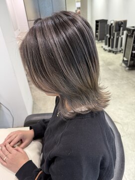 ビブ(VIV) くびれレイヤー×バレイヤージュで大人可愛いレイヤーボブ♪