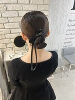 スイ(sui) ピタッとタイトなシニヨン♪