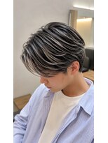 マンス ルージュ 博多店(Mince Rouge)&nbsp;ナチュラルシルバーハイライト×センターパート