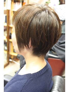 オーバーキャプテンネイキッド(OVER CAPTAIN NAKED) ミセスの隠れツーブロックショート