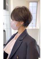 イヴォークトーキョーオーサカ(EVOKE TOKYO osaka)&nbsp;ハンサムショート 耳かけ 大人 チークバング グレージュ カラー