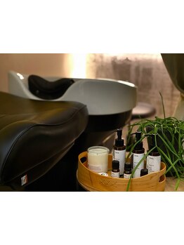 優しく癒す植物の香り、頭のコリをほぐして巡る身体へ◎心身の深いリラックスへと導きます。