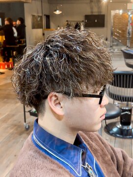 ミオ ベガ(Mio'' VEGA) 【京都カラーパーマ】波巻きハイライト