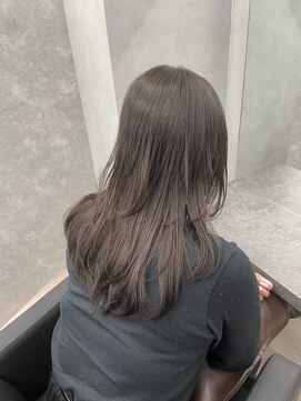 ファイブバイジエクト 堀江(FIVE by The Ect) レイヤーカット　ロングレイヤー　オリーブグレージュ