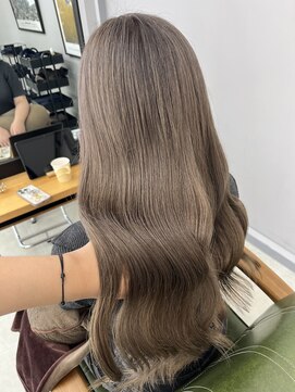 ヘアーアンドビューティーザ エフ(Hair Beauty the F) ブリーチ_ミルクティーベージュ_ロング