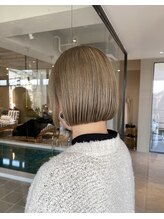 リーファ(reefur) 斜めバング小顔ボブ愛されアッシュグレージュカラー