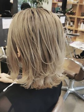 アテバイルイス 喜連瓜破(ATE by luis) ハイトーンカラー