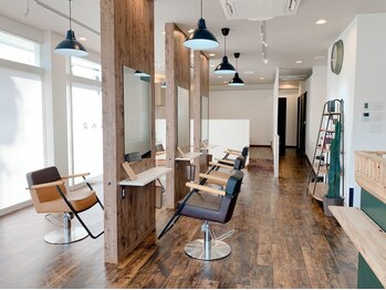 アイナ(aina)の写真/JR古賀駅西口前！カットからマツエクまでOK♪忙しい大人女性にぴったりの癒しサロン♪キッズスペースあり◎