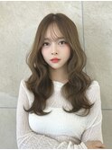 オリーブベージュ×ウェーブ巻き
