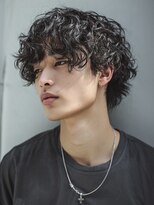インブルーム(In Bloom) 波巻きパーマ マッシュショート 20代 10代 メンズカット 黒髪