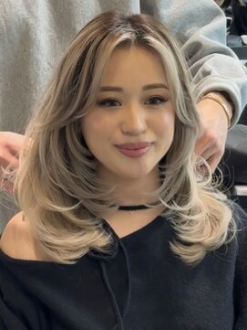 メリー オオサカ(Merly Osaka) 心斎橋/バレイヤージュ/レイヤーカット/海外レイヤー