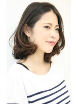 レウナ 外苑前(Reuna)&nbsp;オトナ女性・ノームコア黒髪ミディ