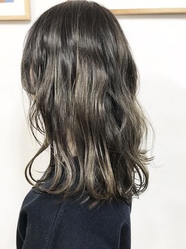 メロウ(MELLOW) PLATINUM シルバーアッシュカラー