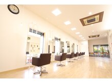 施術スペースは広くゆったりとしたスペースを確保。