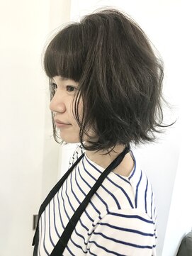 ワク(WAKU) 【WAKU】軽やかな雰囲気の切りっぱなしボブショコラアッシュ