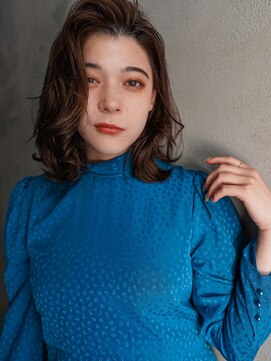 カンナ(Canna) ミディアム/フェザーバング/カーキグレージュ/髪質改善/20代30代