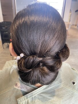 クレヨン ケース(Crayon case) 大人可愛いナチュラルヘアセットシニヨンヘア成人式結婚式