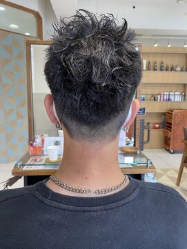 リボーン ビューティー リゾート 松戸店(re-born Beauty Resort) ウルフカルマパーマベリーショートアッシュブラック