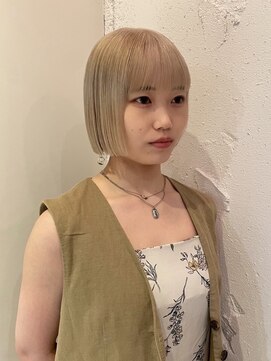 ルーム(Loom.) ハイトーンボブぱっつん前髪ボブミニボブ切りっぱなしボブ