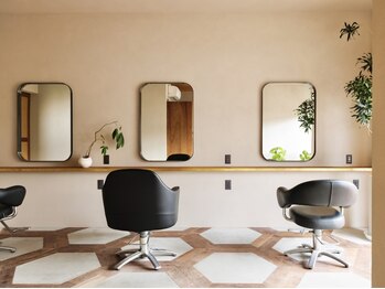 アリカ(alica)の写真/【30.40.50代に人気のサロン】ダメージレスにとことんこだわった施術×薬剤で美しい仕上がりに!