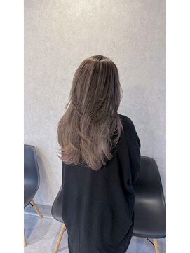 ラリス(Ralis) ロングレイヤー/バタフライカット/グラデーション