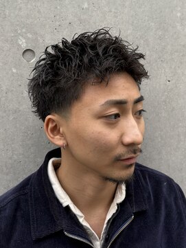 グラッシー(GLASSY) テーパーフェード/ツイストピンパーマ/スパイキーベリーショート