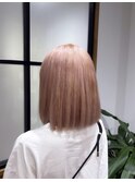 ピンクベージュ
