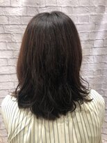 ミーティア バイ クアトロ(Meteor By QUATRO)&nbsp;肩にあたる毛先が自由に動いてアクセントに