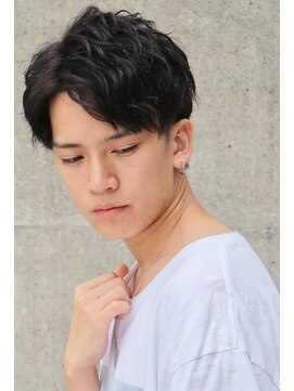 フランクスバーバー アンド ビアークラブ(FRANK'S BARBER and BEER CLUB) ソフトツーブロックくせ毛風パーマフェザーマッシュ