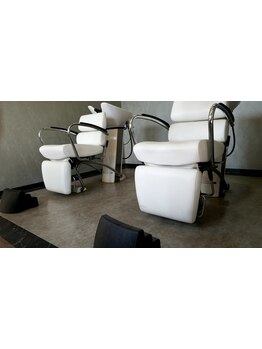 地肌や髪の負担を最小限に抑える【天然ヘナカラー】取扱いサロン★敏感肌の方にも◎