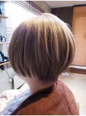 襟足スッキリショートボブ