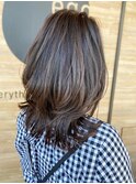 アッシュ系ローレイヤーヘア