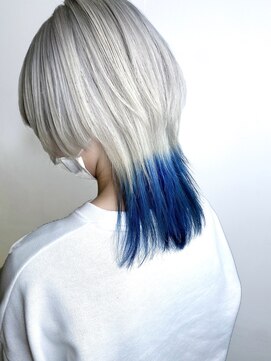 ニュート(Neut ) ホワイト×ブルー/裾カラー