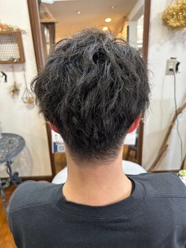 美容室 メザミー MESAMIES 20代30代40代おしゃれメンズツイストスパイラルパーマ