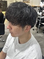 ヒュイル バイ ニアウ(Hwyl by Niau) メンズマッシュパーマシャドウパーマスパイラルパーマ刈り上げ